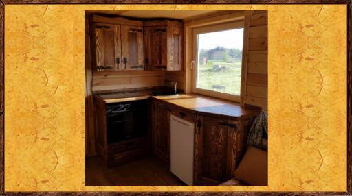 Кухня под старину из массива Хозяйская