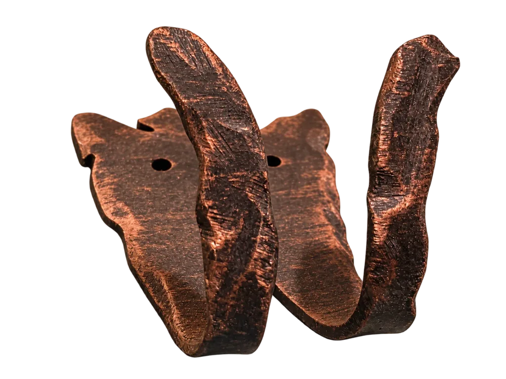 Крючки, уголки и гвозди